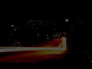夜の道路の写真 | d8AN0yyzNYq5MqL1468210953_1468210957