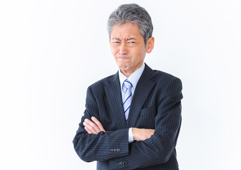 しかめっつらの管理者